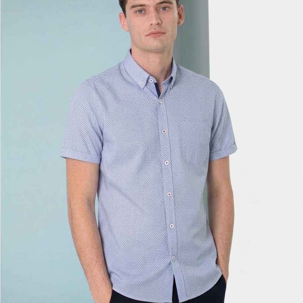 Men's Short-Sleeve Button-Down Shirt - Light Blue Microprint